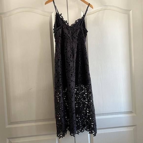 ASTR THE LABEL A Line Lace Midi Dress Navy Size Medium - Picture 7 of 10